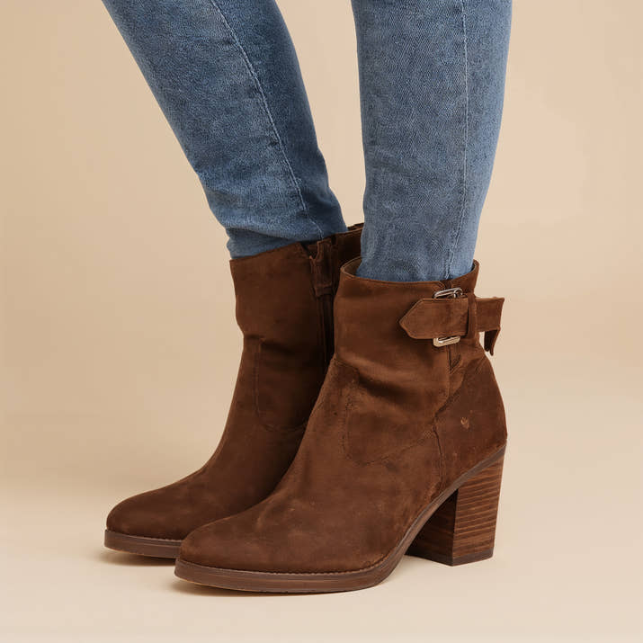 Ember Retro Ankle Boots – Timeless Comfort & Elegance